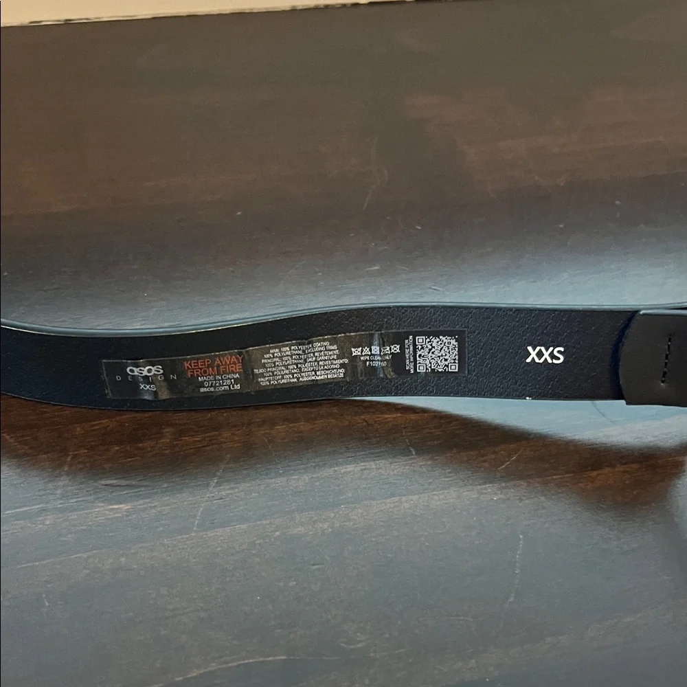 NWOT * ASOS Black Women's Belt with Interlocking Silver Rings